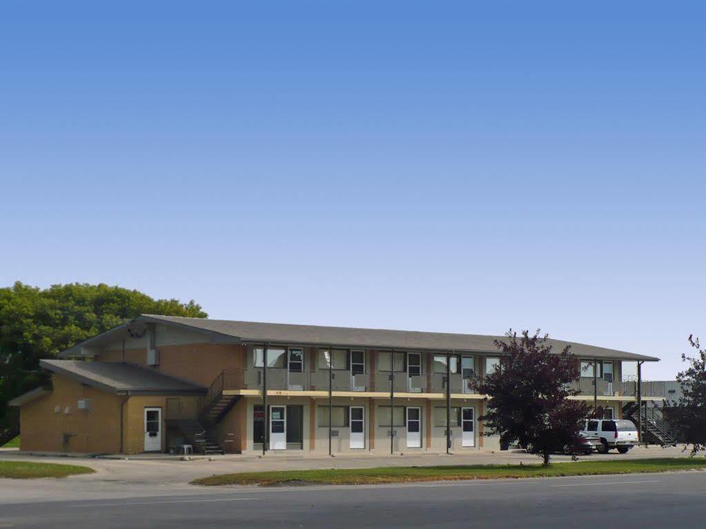 Westgate Inn Portage la Prairie Exterior photo